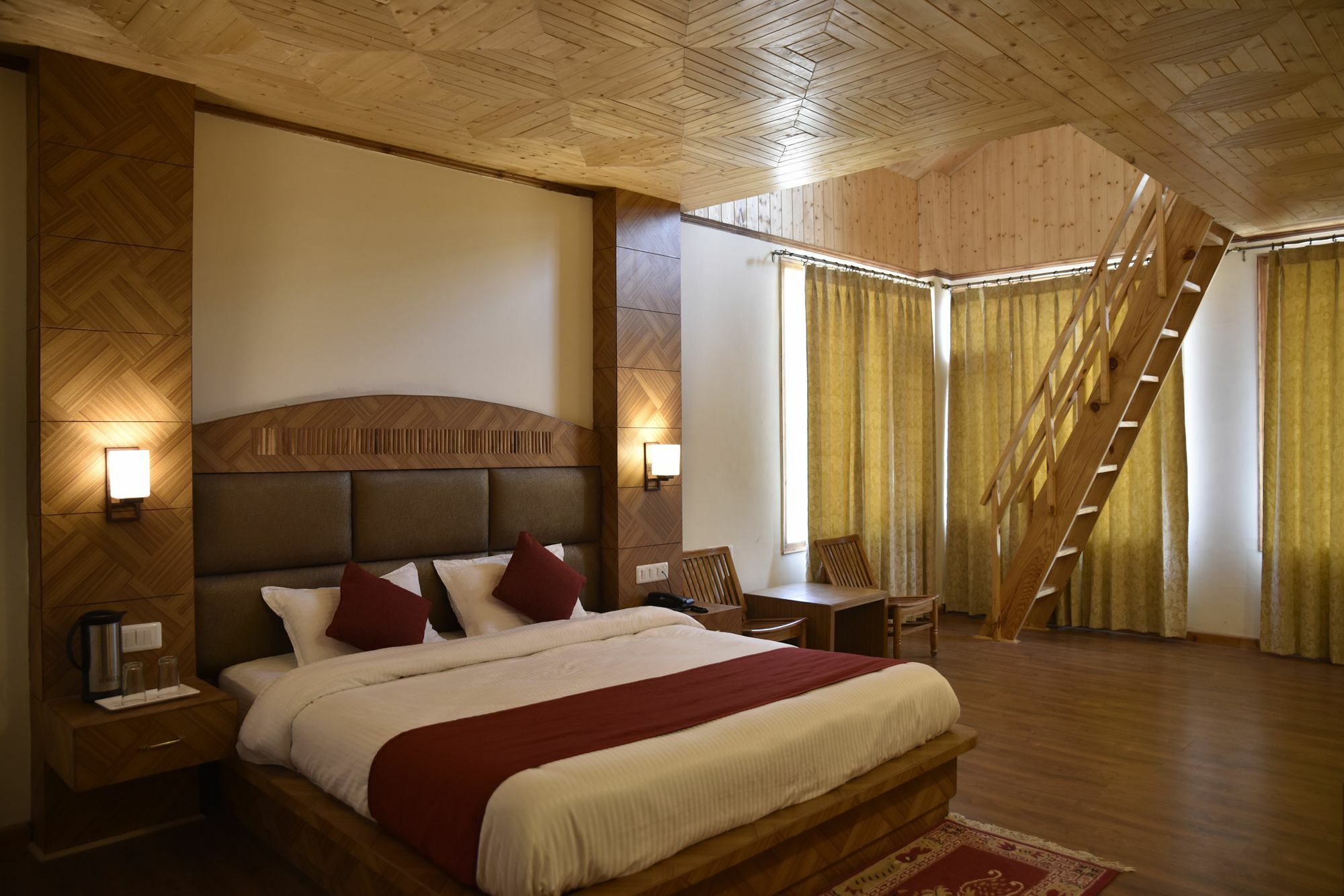 Oyo 10255 Hotel Red Apple Manāli Eksteriør billede